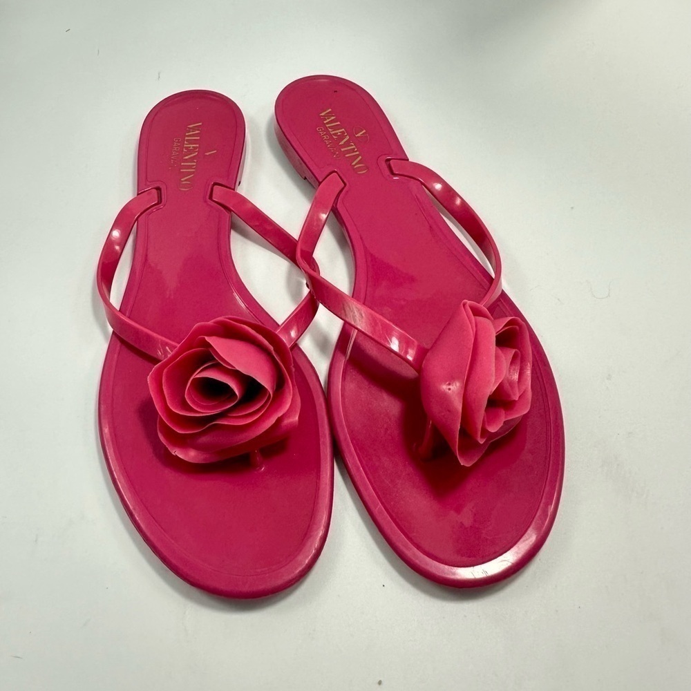 Valentino Garavani pink rose bud jelly sandals size 11